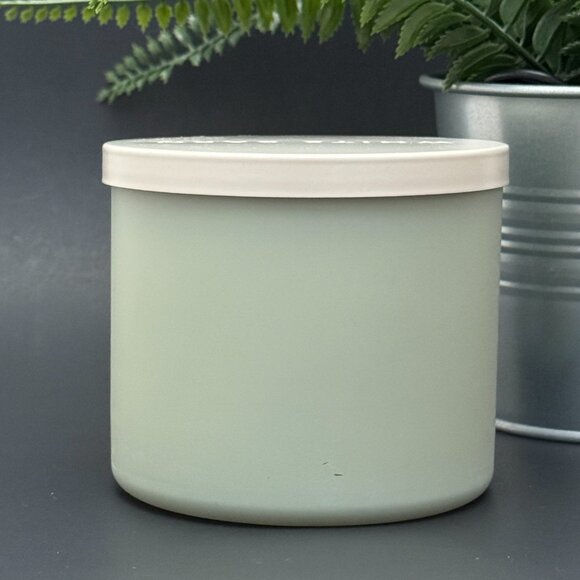 BBW Moonlit Goddess White Barn Bath & Body Works 3 Wick Candle - Picture 2 of 10